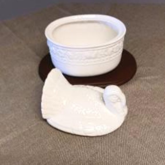 Vintage White Ceramic Turkey Serving Bowl - Picture 3 of 4